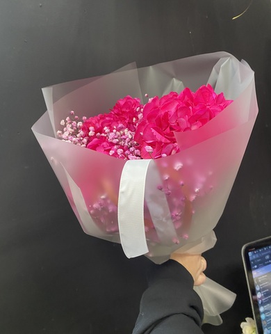 Букет Фукси из гортензии и гипсофилы