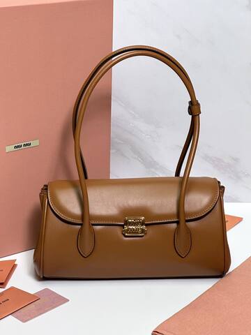 Cумку MIU MIU с двойной ручкой в коричневом цвете