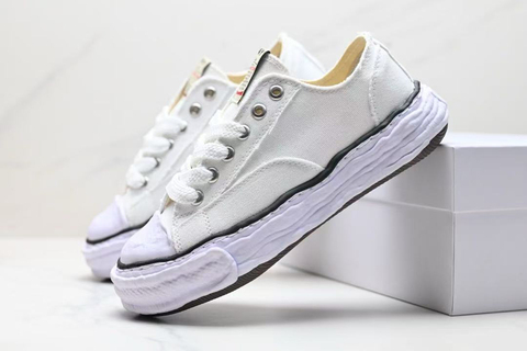 Maison MIHARA YASUHIRO 'White' 