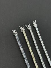 tennisnyj-braslet-dorozhka-iz-serebra-s-cirkonami-v-ogranke-princessa