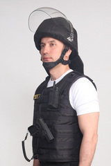 Шлем защитный Страж-П, противоударный, с забралом и бармицей