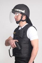 Шлем защитный Страж-П, противоударный, с забралом и бармицей