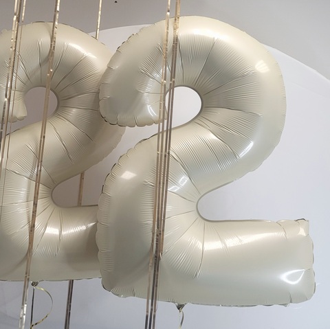 Цифры Кремовые 102 см