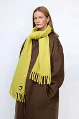 Шарф однотонный с одной овечкой липа