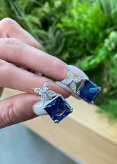 Серьги из серебра 925 пробы с сапфировым куб.цирконом