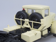 MAZ-200V road tractor beige AutoHistory 1:43