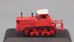 Tractor DT-75M Kazakhstan red 1:43 Hachette #138