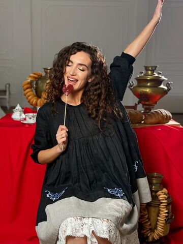 Елена Прекрасная. Платье льняное черное с вышивкой PL-422569 Елена Прекрасная. Платье льняное черное с вышивкой PL-422569