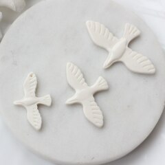 Подвеска Птица голубь, белый, гжель, M, 41*27 мм, S025