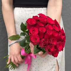 Букет роз под ленту