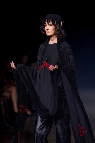 Блузка белая VYSHIVANKA с вышитыми цветами на рукаве