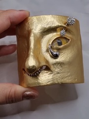 Браслет - манжета HALF FACE широкий в стиле Schiaparelli матовое серебро