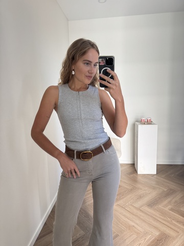 Топ на замке серый