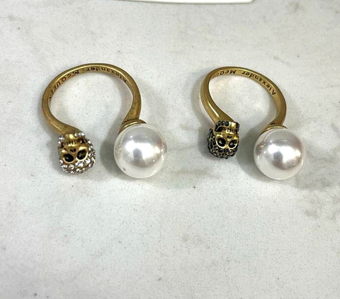 kolco-razemnoe-alexander-mcqueen-s-cherepami