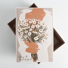 Коробка одиночная Прямоугольник, 20*30*9 см, Девушка с ромашками, 1 шт.