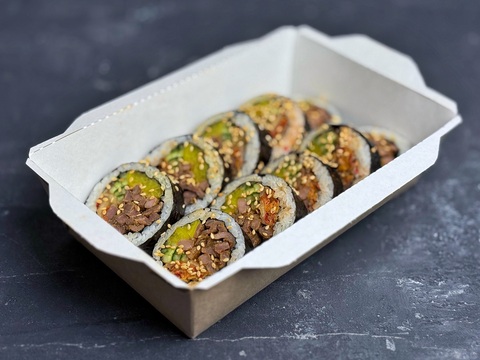 Кимпаб с кимчи и говядиной