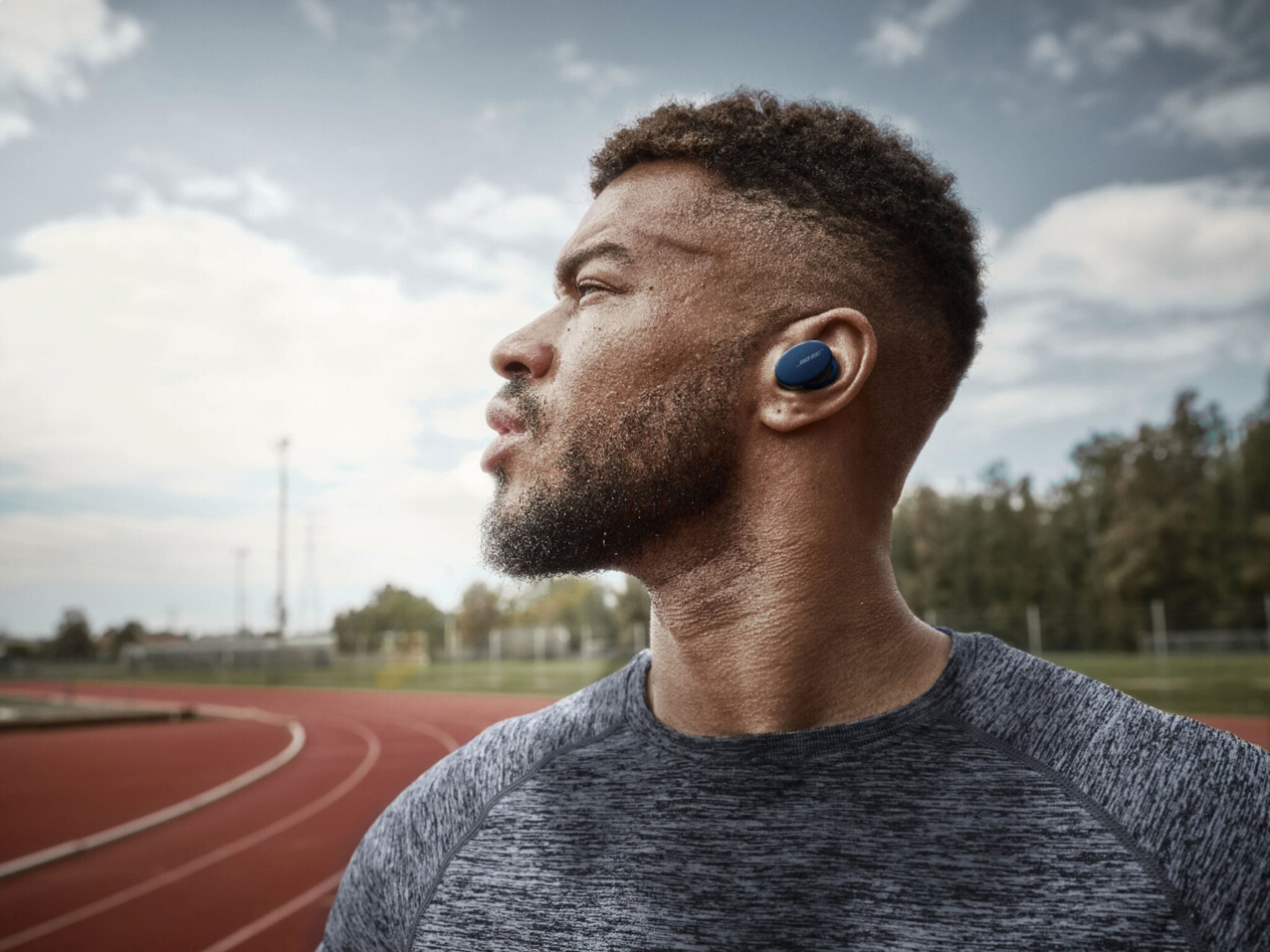 Bose sports earbuds. Bose Sport Earbuds Baltic Blue. Наушники Bose Sport Earbuds. Bluetooth Bose Sport Earbuds. Bose наушники беспроводные Earbuds QC В ухе фото.