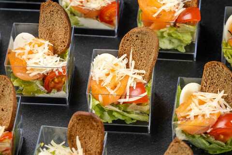 Веррин с салатом &quot;Цезарь&quot; с лососем, 12 шт.