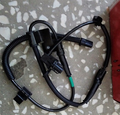 ДАТЧИК ABS ELANTRA HD, i30 FD ПЕРЕДНИЙ ЛЕВЫЙ HYUNDAI