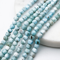 Ларимар бусины, куб с огранкой, размер около 4,5-4,7 мм, цена за 20-21 шт (1/4 нити)