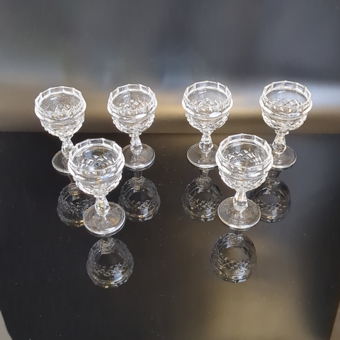 Набор рюмок 6 штук на ножке хрусталь, "Аленький цветочек", алмазная грань, изящный геометрический орнамент, 8.5 см, (объём-? мл), винтаж СССР 1970-1991 гг