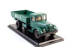 YaAZ-200 flatbed truck 1947 green Start Scale Models (SSM) 1:43