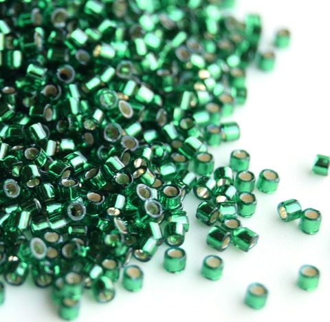 DBM-0605 Бисер цилиндрический Миюки делика 10/0 /Miyuki delica 10/0 Silver Lined Emerald