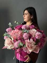 Цветы в коробке «Малиновый рассвет»