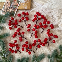 Ягоды красные искусственные, на ветке 9 ягод 13 мм., набор 10 шт.