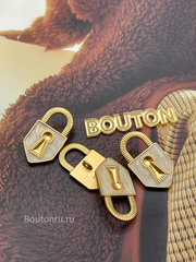 Пуговицы замочек теплое золото с белой перламутровой эмалью Скиапар.