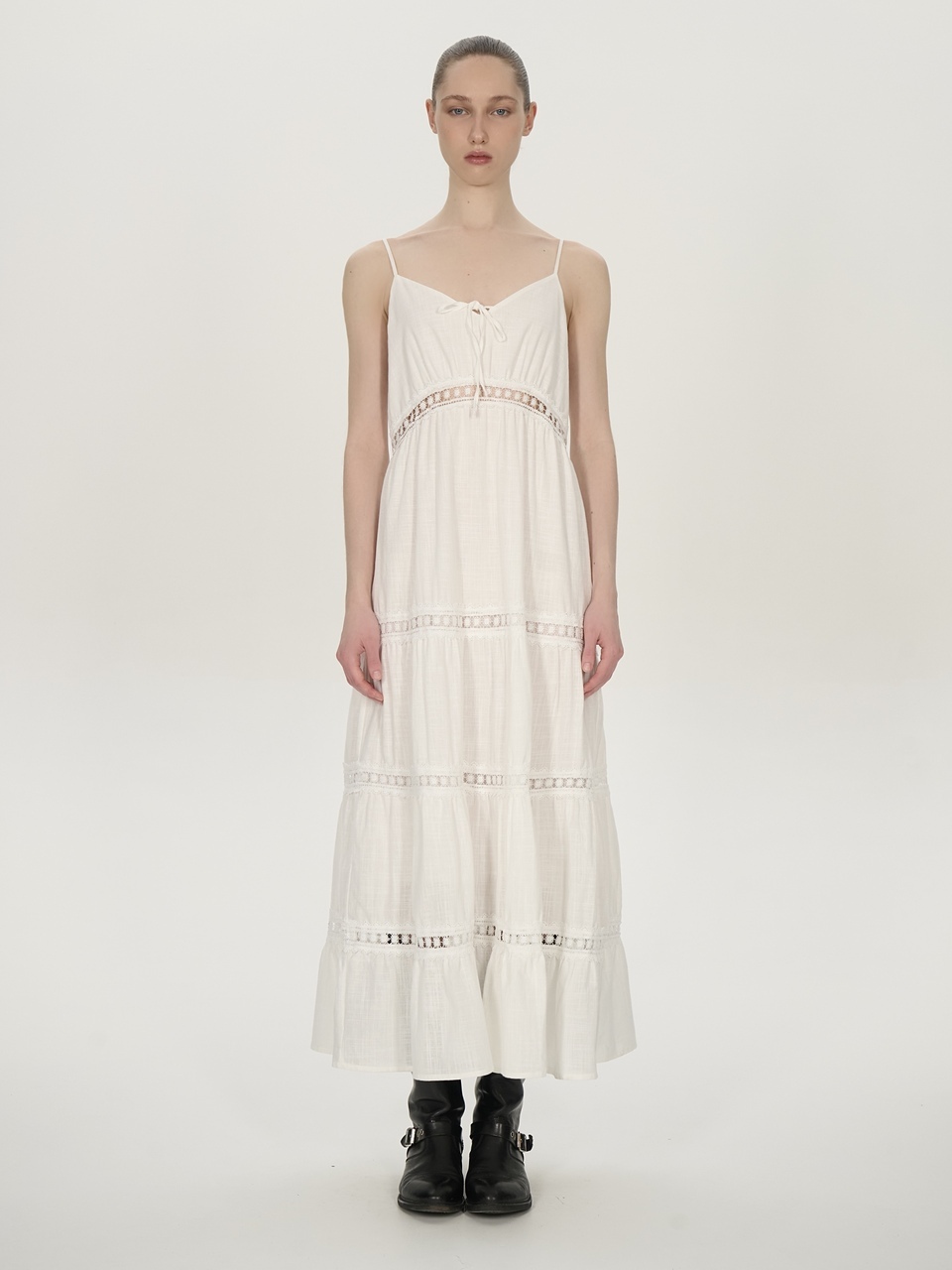 Платье на бретелях, белое