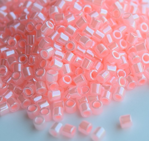 DBL-0244 Lined Crystal Light Pink