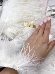 Белые перья на ленте марабу и страус