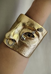 Браслет - манжета HALF FACE широкий в стиле Schiaparelli матовое серебро