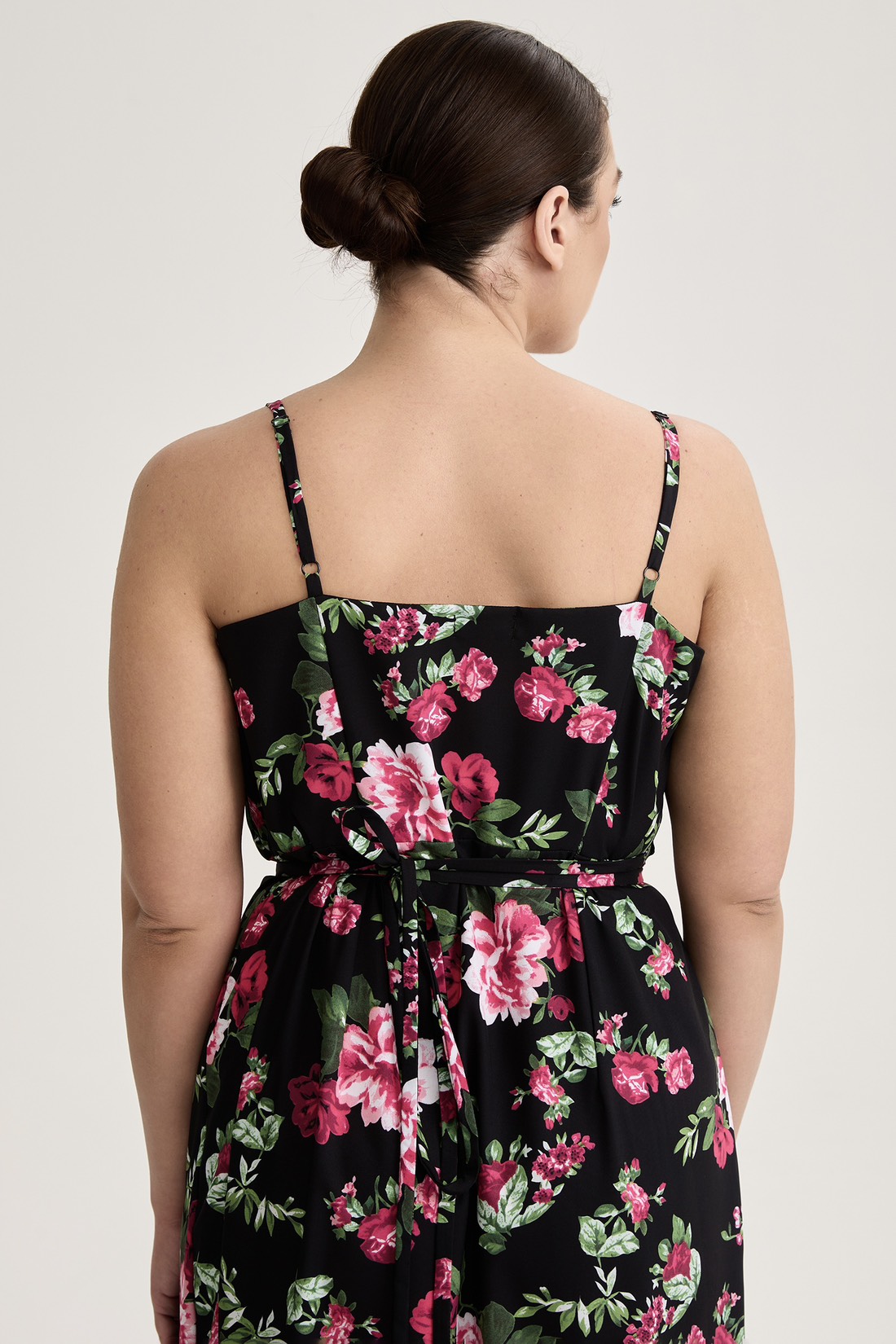 Сарафан на запах с воланами, цветочный принт