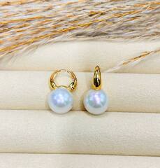 84605- Изящные серьги в позолоте с подвесками в форме круглых жемчужин