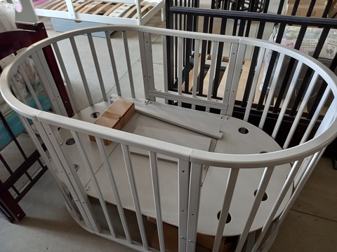 Круглая,овальная кроватка Incanto Stella