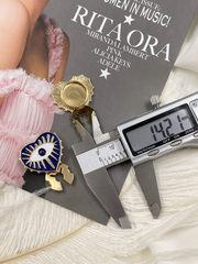 Накладка на пуговицу в форме сердца с глазом золотистая с синей эмалью