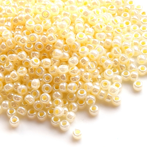 6/0 RR-0527 Бисер круглый Миюки /Miyuki round 6/0 Butter Cream Ceylon
