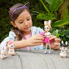 Семья Бристал Банни. Энчантималс Королевская Коллекция