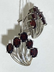 Гранат   (серьги из серебра)