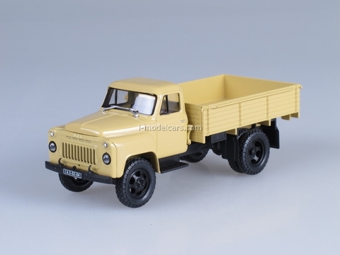 GAZ-52-04 beige 1:43 Nash Avtoprom