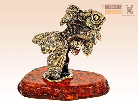 фигурка Золотая рыбка на янтаре - купить в магазине БронзаМания