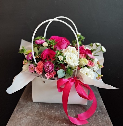 Сумочка с астрами в малиновых тонах