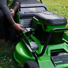 Газонокосилка Greenworks GC82LM30S 82V (76 см) самоходная аккумуляторная, без АКБ и ЗУ