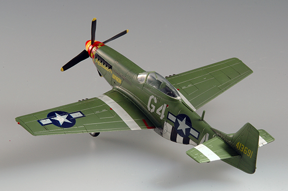 Модель Истребитель ВВС США P-51D Мustang масштаб 1:72