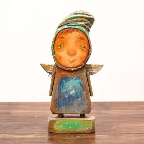 Деревянная статуэтка 
