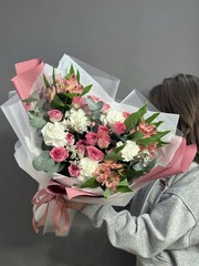 Авторский букет в розовой гамме