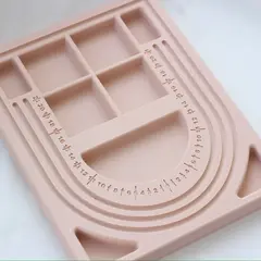 Планшет для сборки тонких чокеров, 20*25*2 см, ячейки 5 мм, тёплый беж, ФТ025