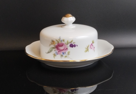 Фарфоровая маслёнка с крышкой , Мейсенский букет, Чехословакия, винтаж 1960-1980 гг